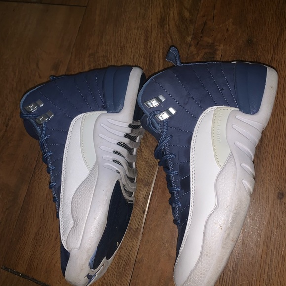 Jordan’s. Size 5 - Picture 7 of 10